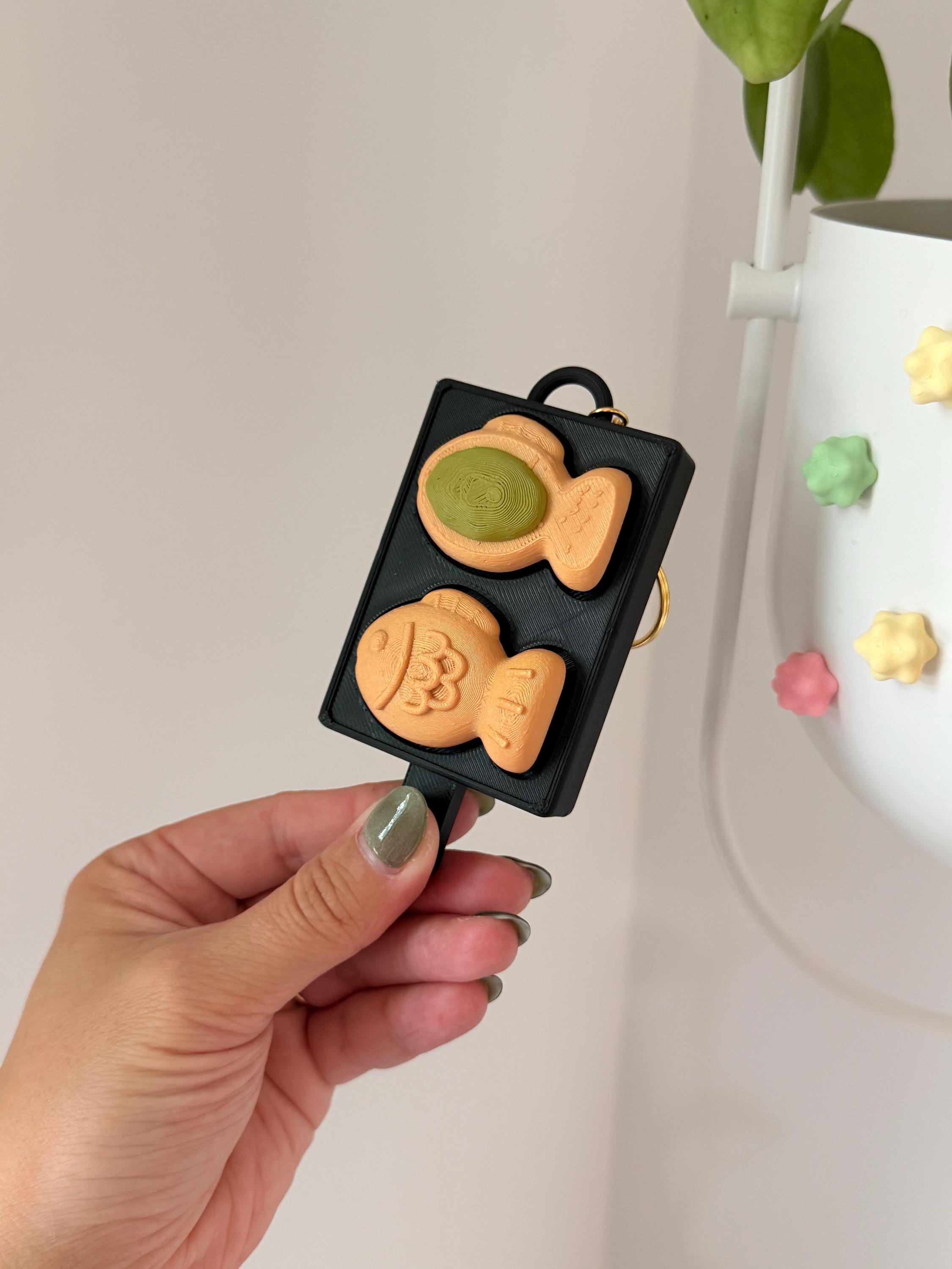 3D Printed Taiyaki Fidget Clicker Keychain | Japanese Street Food Bag Charm | single or double __etsy:8104239153
