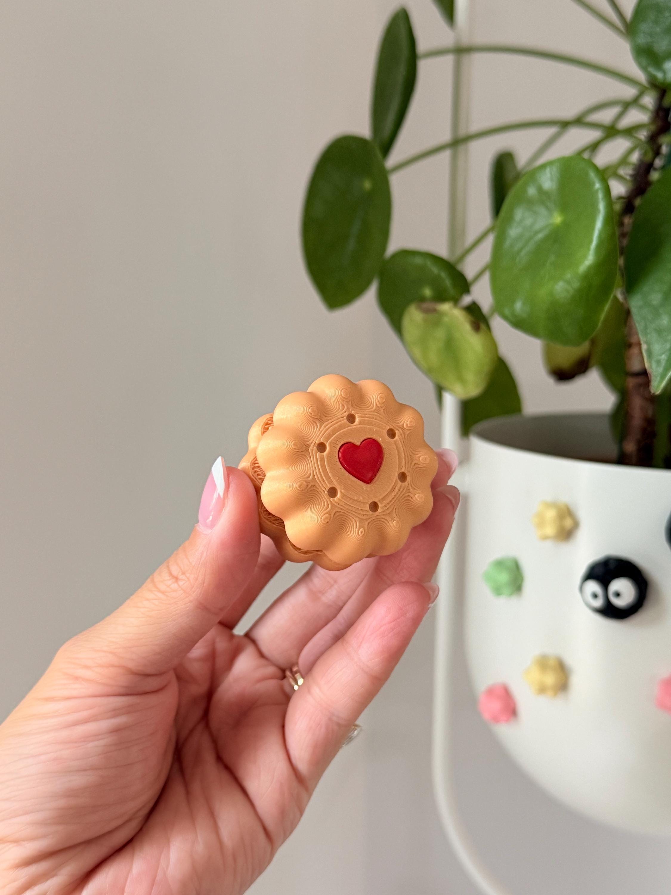 Shortbread Cookie Fidget Clicker, Heart Jam Sandwich Toy, 3D Printed Keychain Accessory __etsy:8085360962