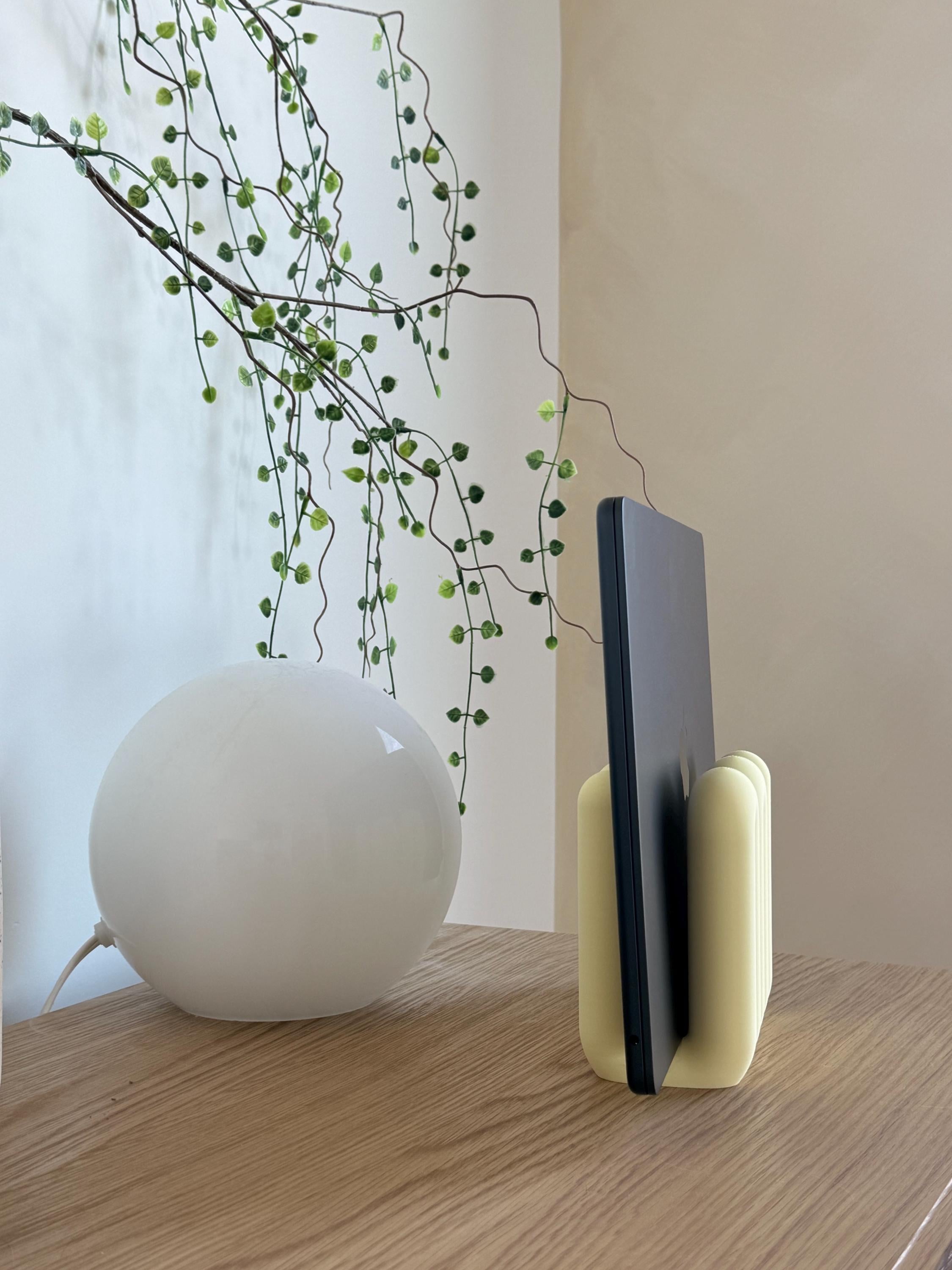 Wavy Laptop Stand | Sculptural 3D Printed Desk Organizer | Modern MacBook Dock __etsy:8147712218