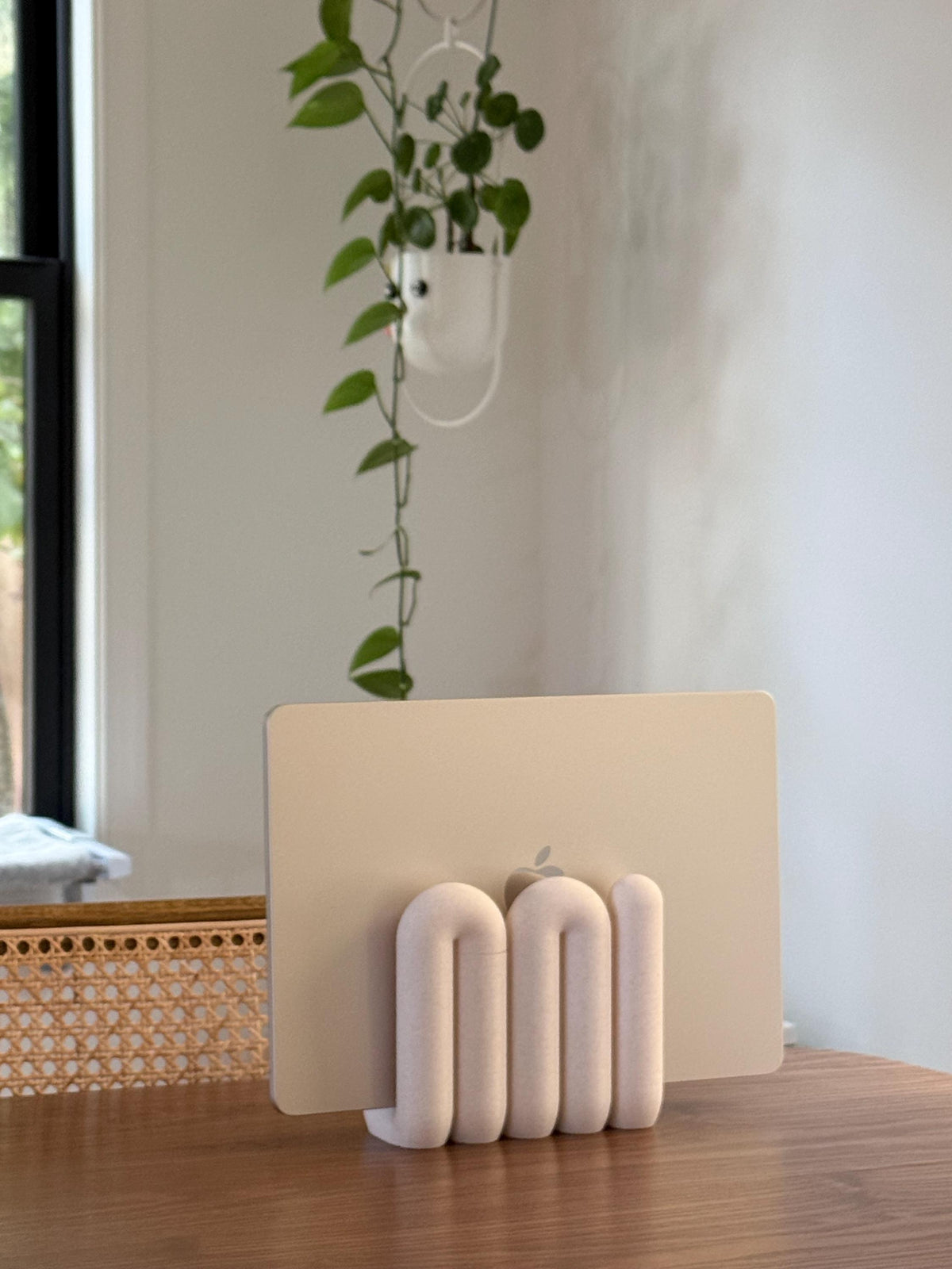 Wavy Laptop Stand | Sculptural 3D Printed Desk Organizer | Modern MacBook Dock __etsy:8517475722